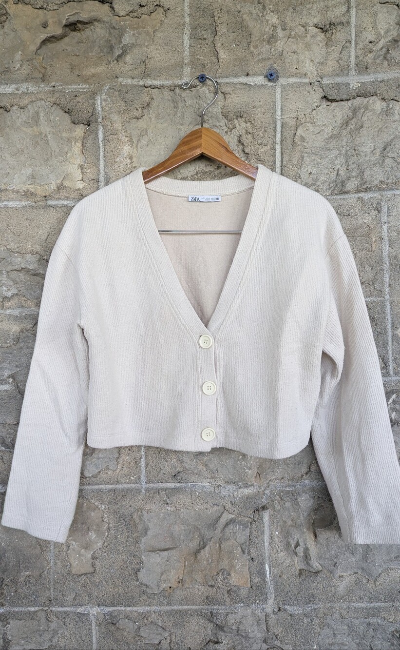 Zara Fuzzy Cropped Cardigan Button Up Sweater Cream Colored Ribbing Womens Small